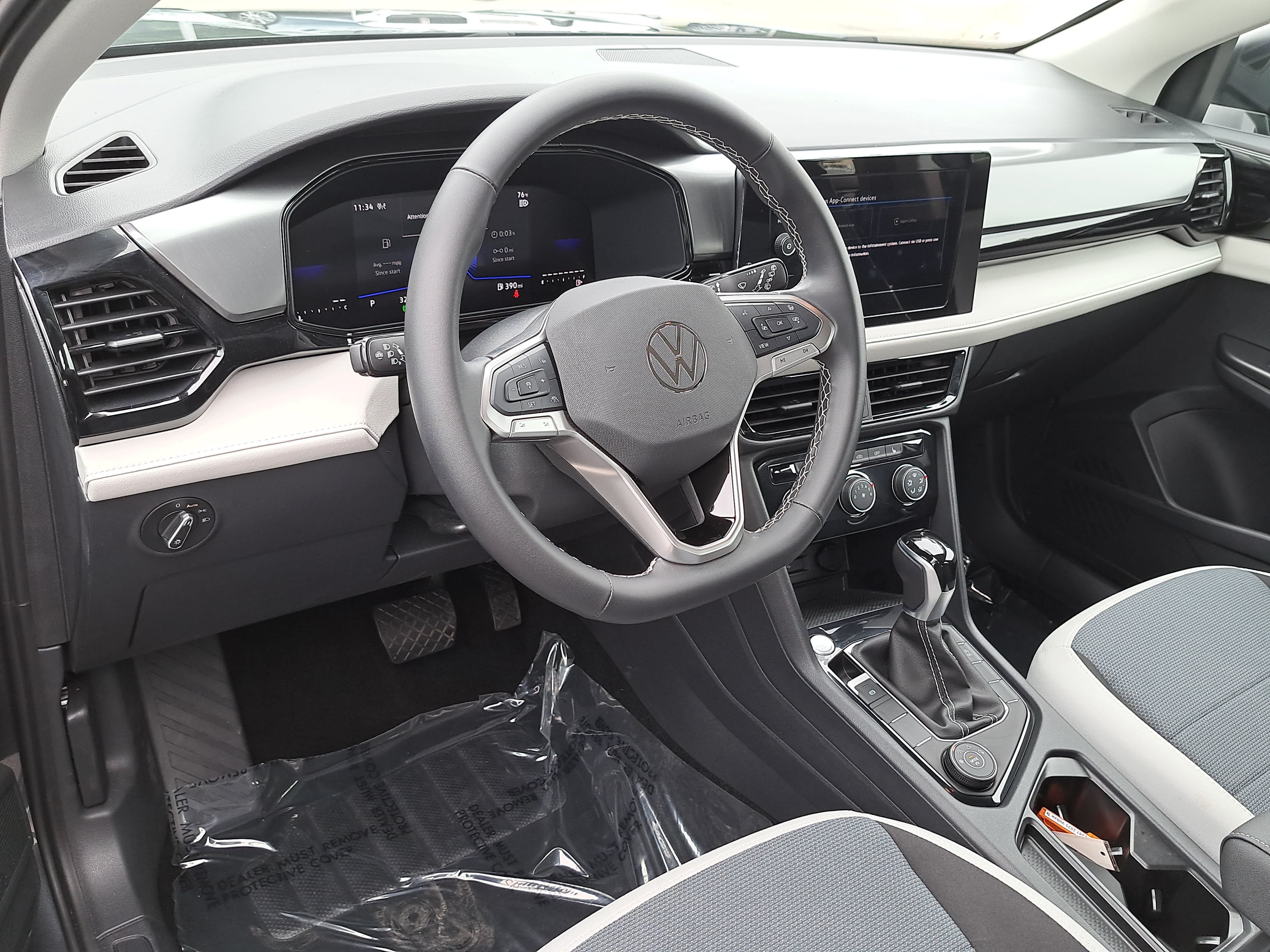 Used 2025 Volkswagen Taos S AWD/4WD image 15