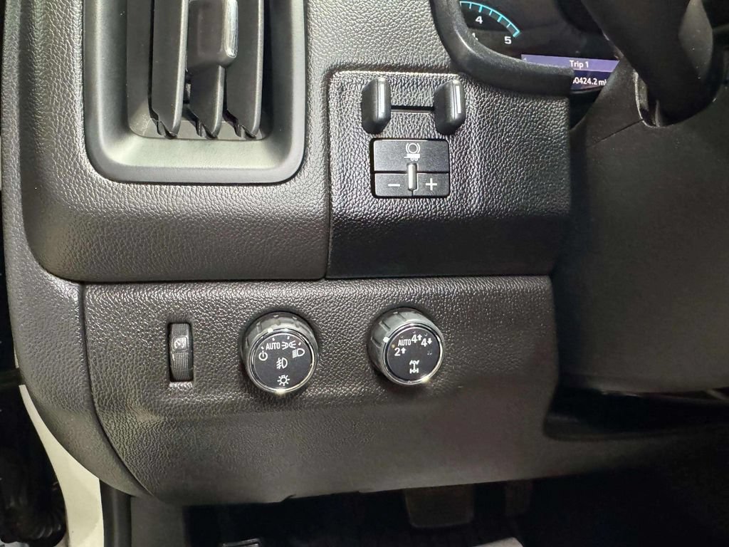 Used 2019 Chevrolet Colorado LT w/ LT Convenience Package AWD/4WD image 8
