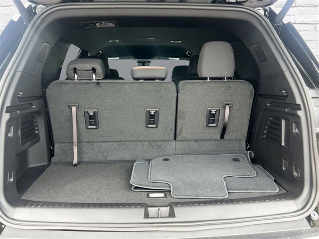New 2025 Chevrolet Traverse LT w/ LPO, Floor Liner Package image 9