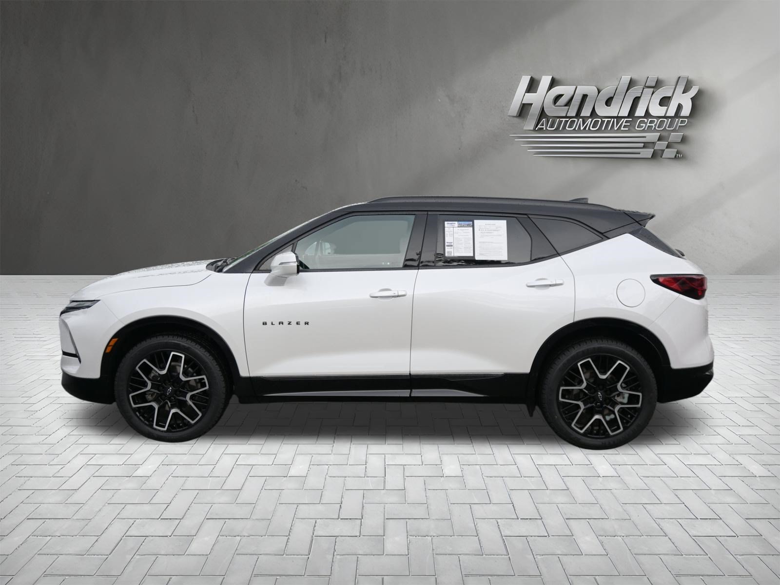 Used 2023 Chevrolet Blazer RS w/ Enhanced Convenience Package FWD image 6