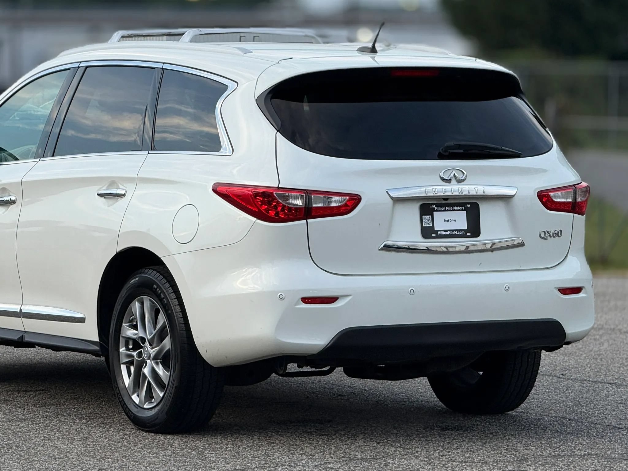 Used 2015 INFINITI QX60 Luxe w/ Premium Plus Package AWD/4WD image 15