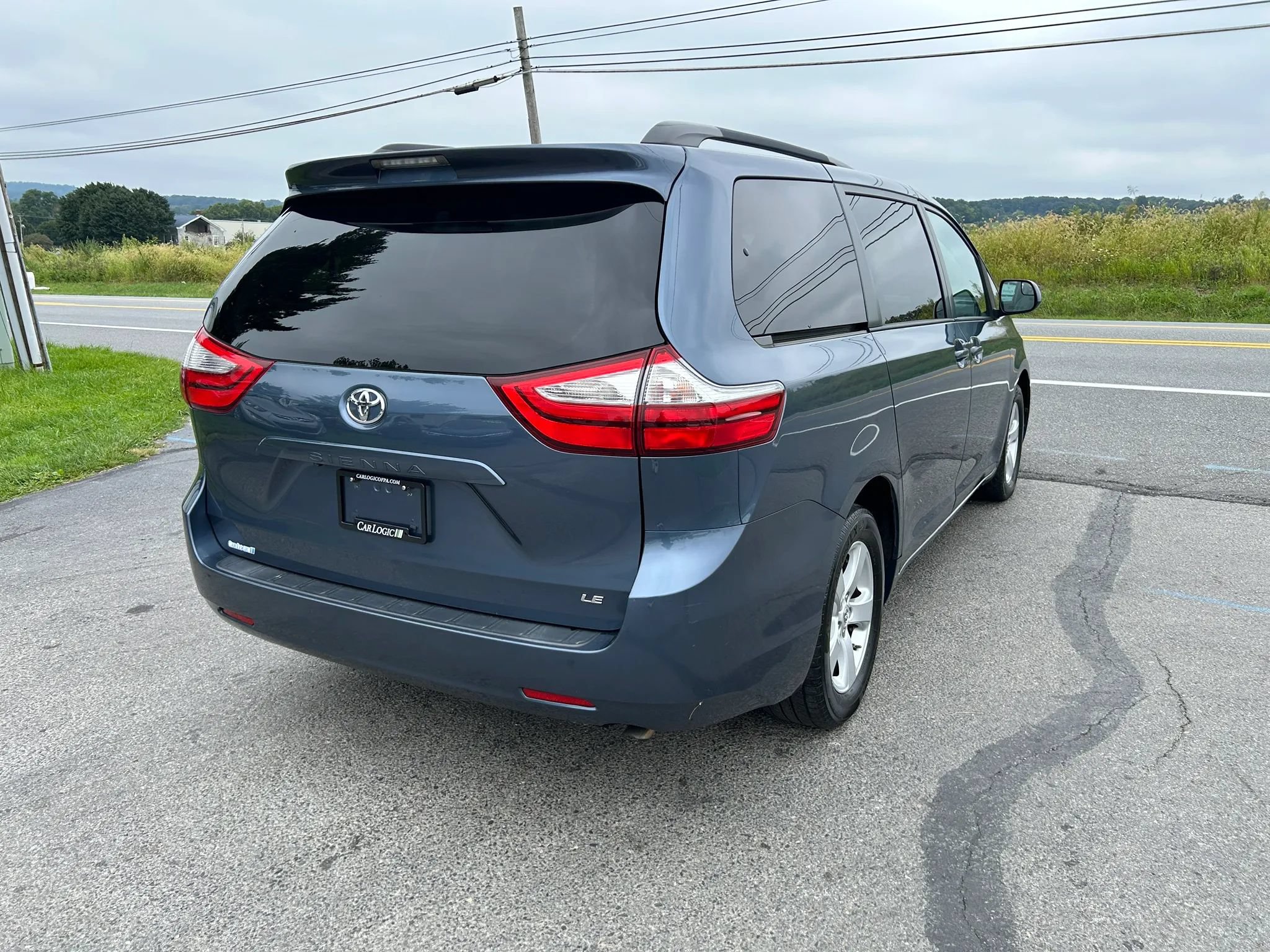 Used 2017 Toyota Sienna LE FWD image 8