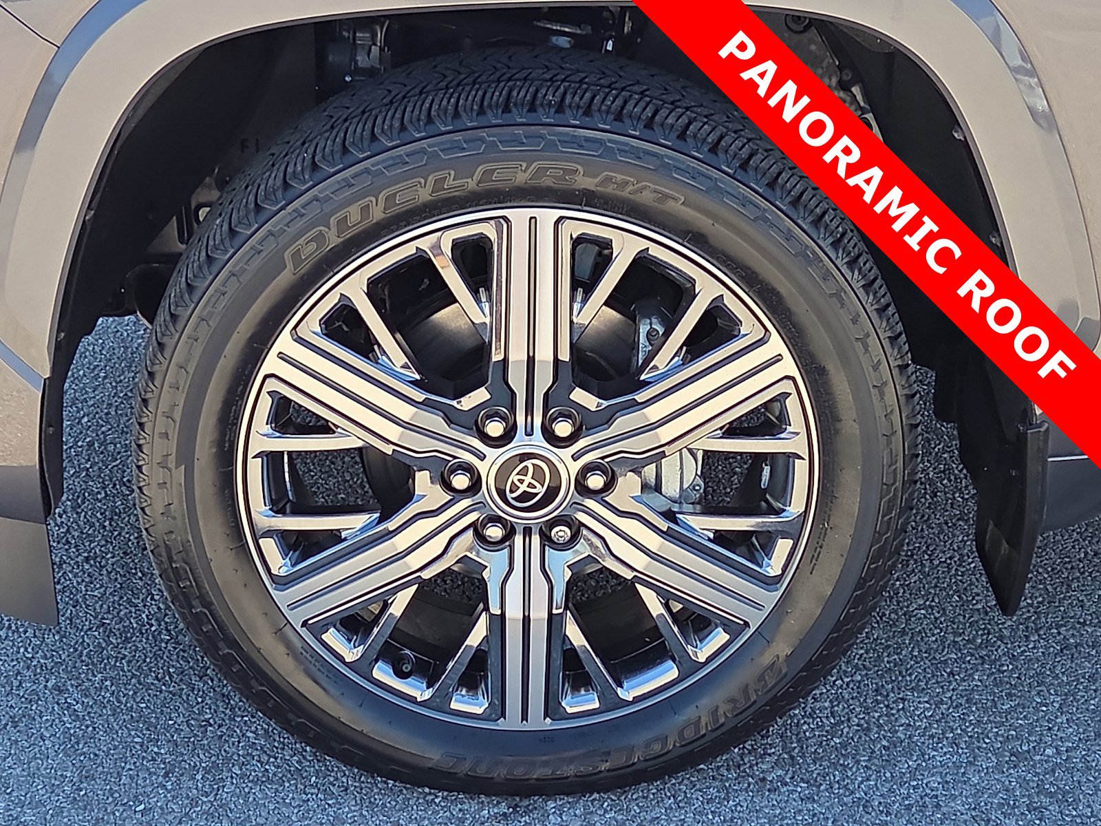 Used 2024 Toyota Sequoia Capstone AWD/4WD image 7