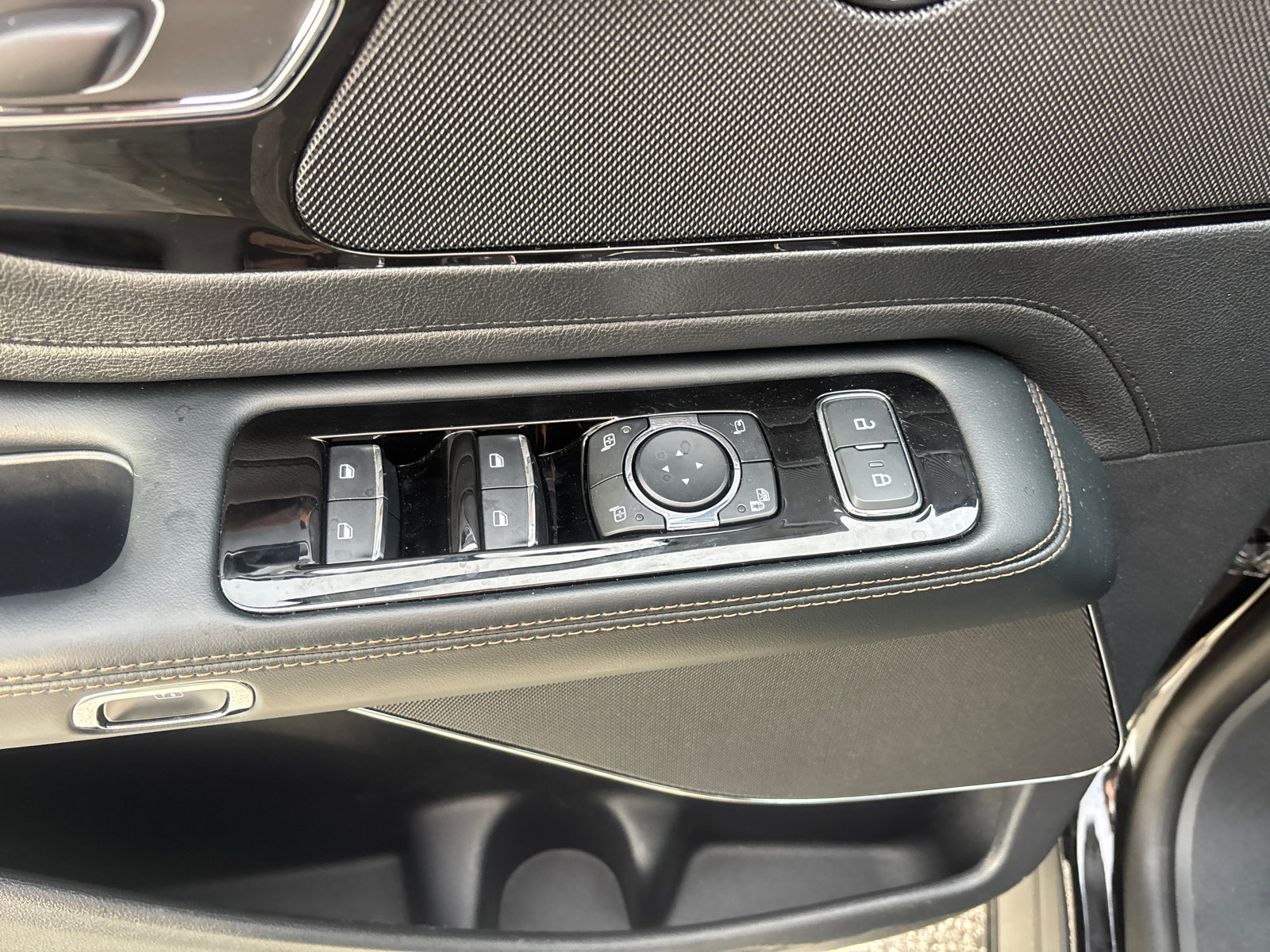 New 2025 Lincoln Aviator Reserve image 13