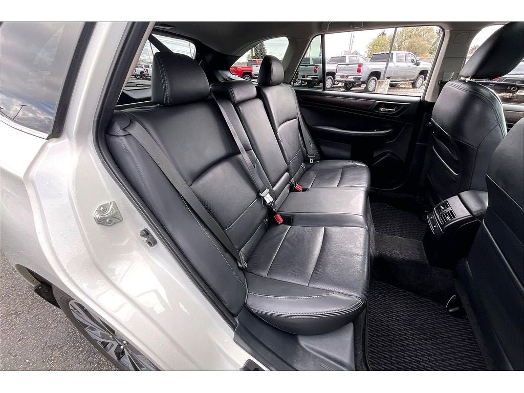 Used 2015 Subaru Outback 3.6R Limited AWD/4WD image 29