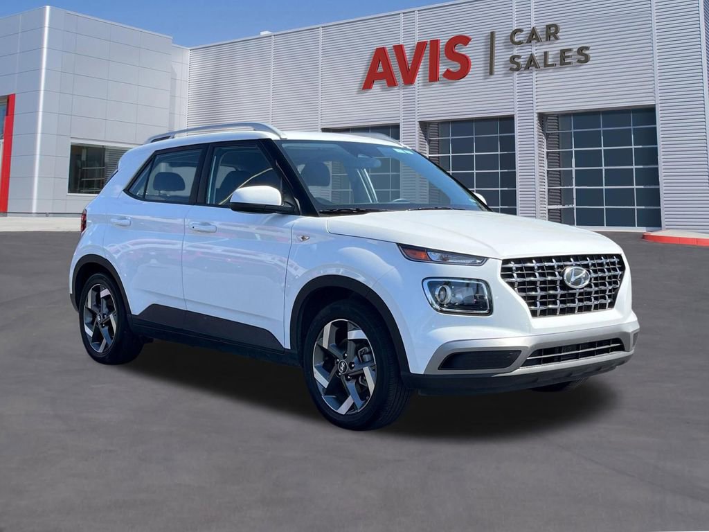 Used 2025 Hyundai Venue SEL FWD image 3