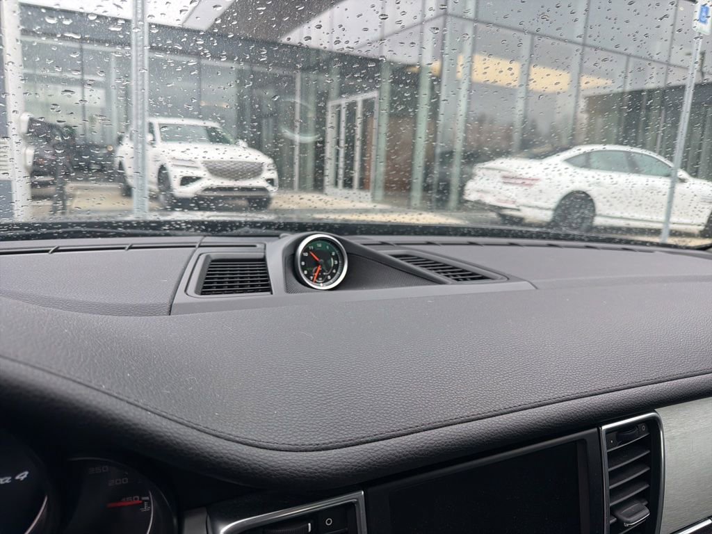 Used 2015 Porsche Panamera 4 AWD/4WD image 39