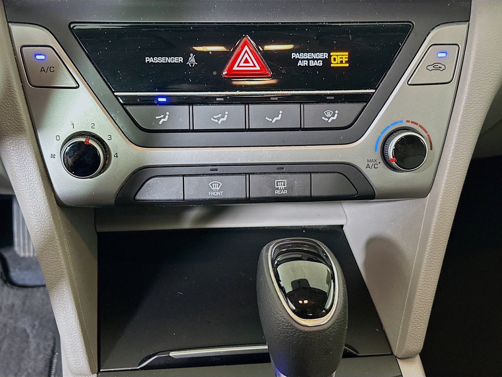 Used 2018 Hyundai Elantra SE w/ SE Connectivity Package 04 FWD image 22