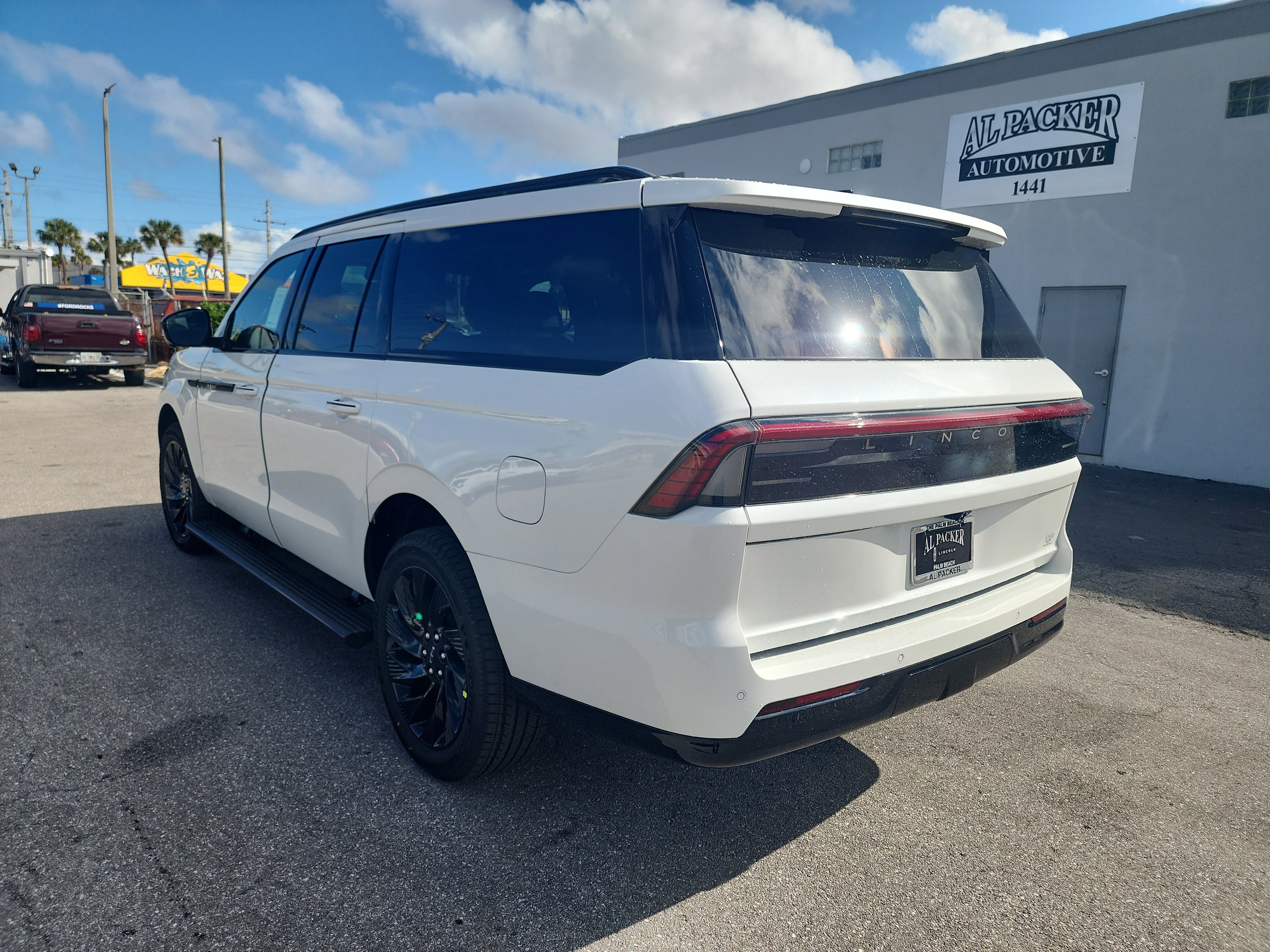 New 2026 Lincoln Navigator L Reserve w/ Jet Appearance Package image 3