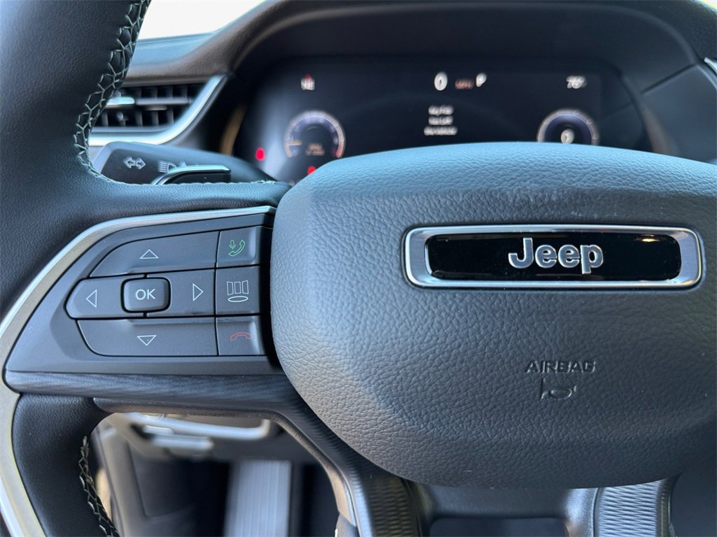 New 2025 Jeep Grand Cherokee L Altitude image 25