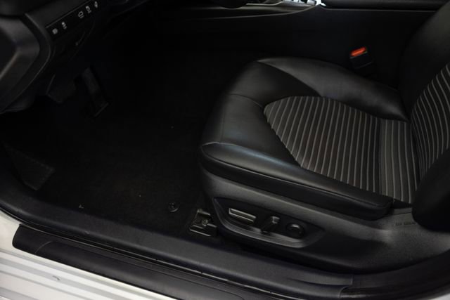 Used 2024 Toyota Camry SE w/ Cold Weather Package image 13