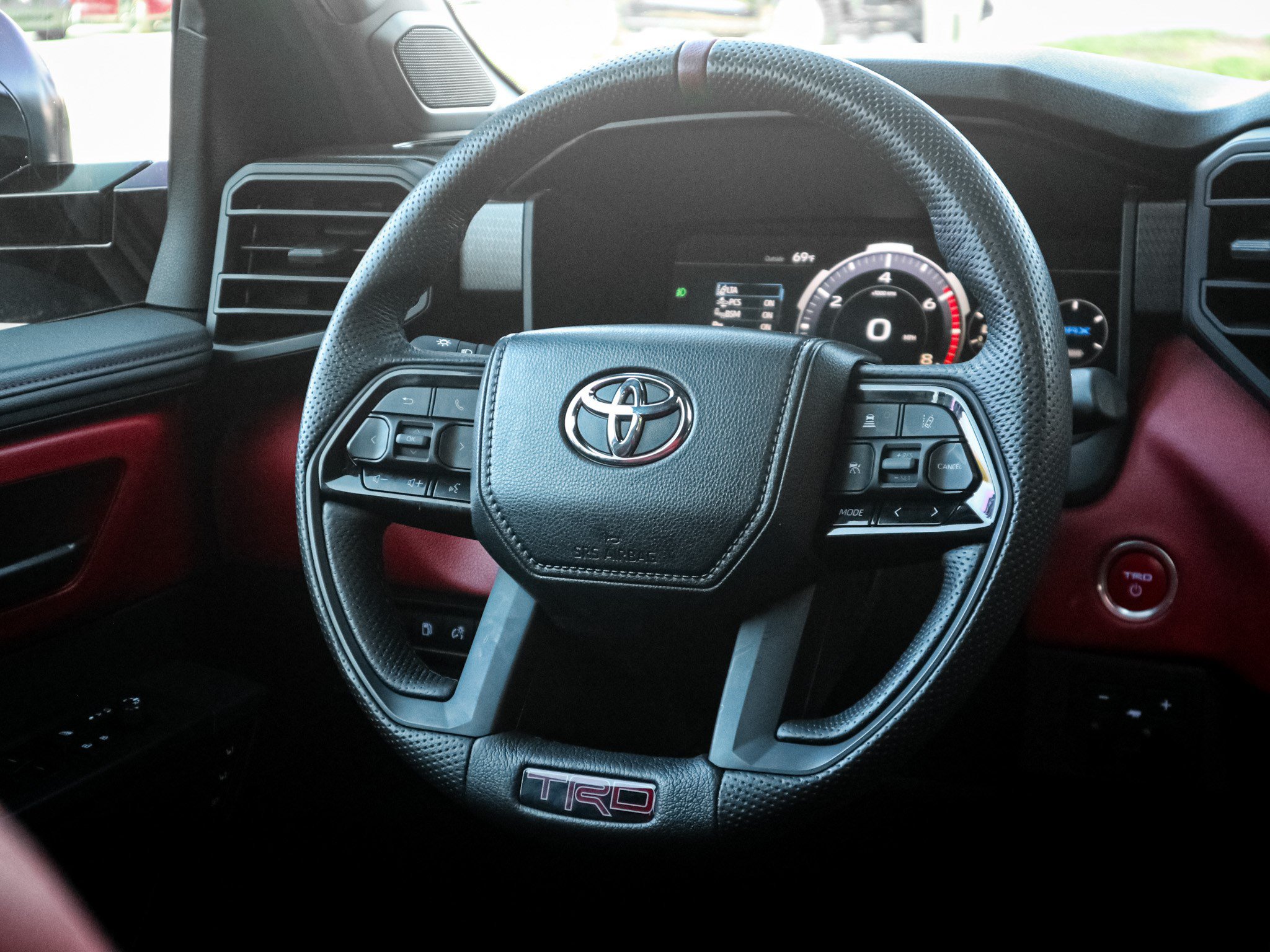 Used 2024 Toyota Sequoia TRD Pro AWD/4WD image 18