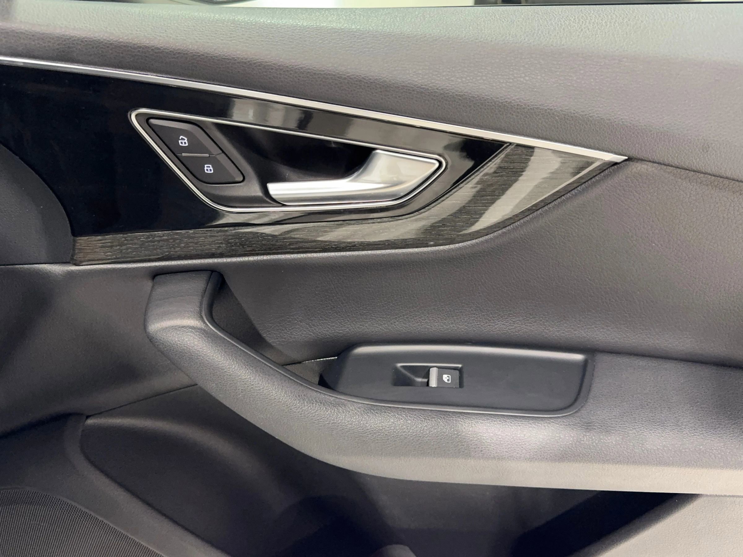 Used 2019 Audi Q7 3.0T Premium w/ Convenience Package image 30