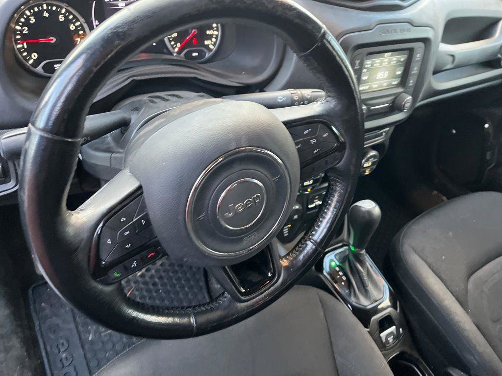 Used 2017 Jeep Renegade Altitude AWD/4WD image 10