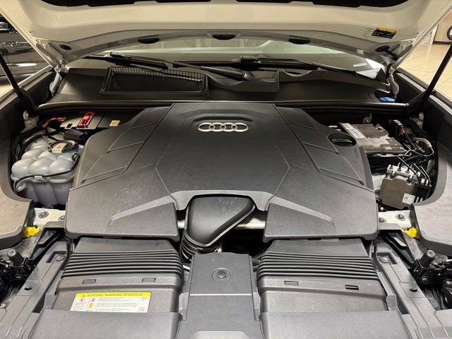 Used 2019 Audi Q8 Premium image 26