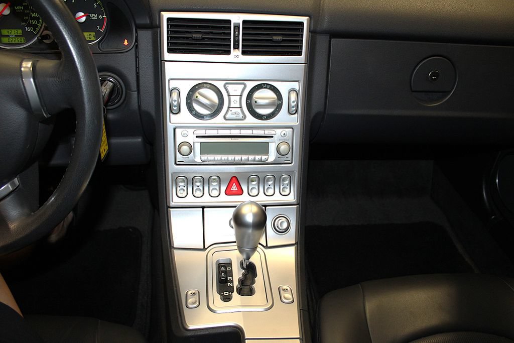 Used 2005 Chrysler Crossfire Limited RWD image 13