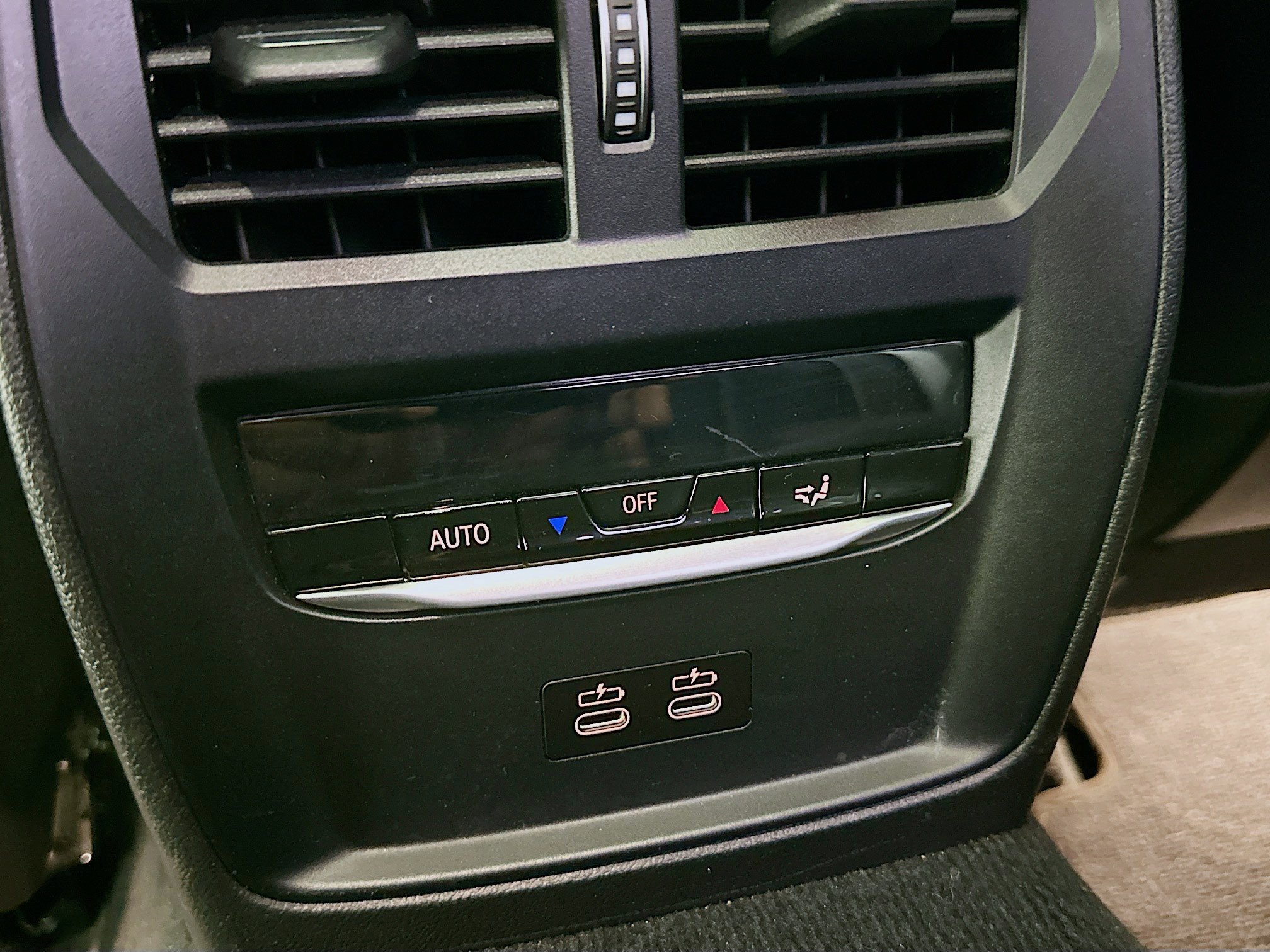 Used 2023 BMW 330e w/ M Sport Package image 18