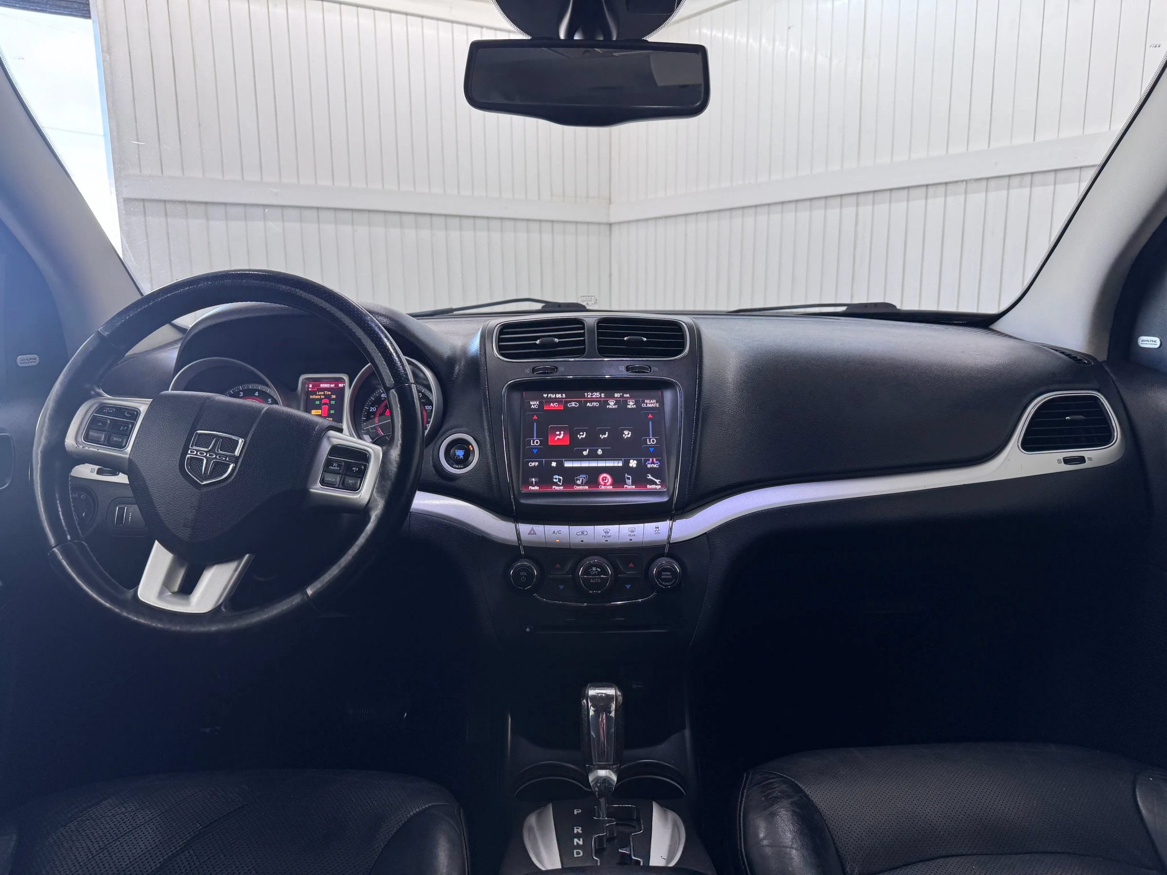 Used 2015 Dodge Journey R/T w/ Flexible Seating Group FWD image 18