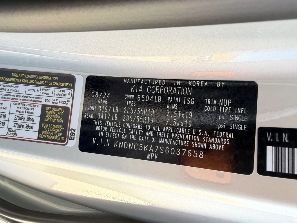 Used 2025 Kia Carnival EX image 47