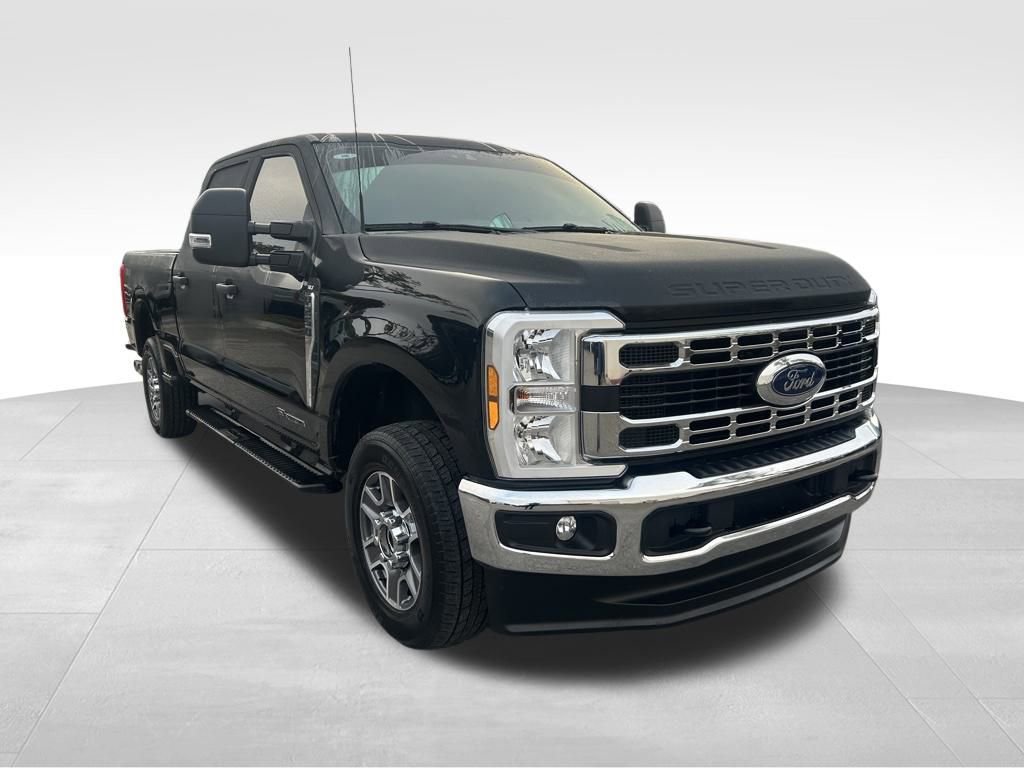 Used 2025 Ford F250 XLT image 2