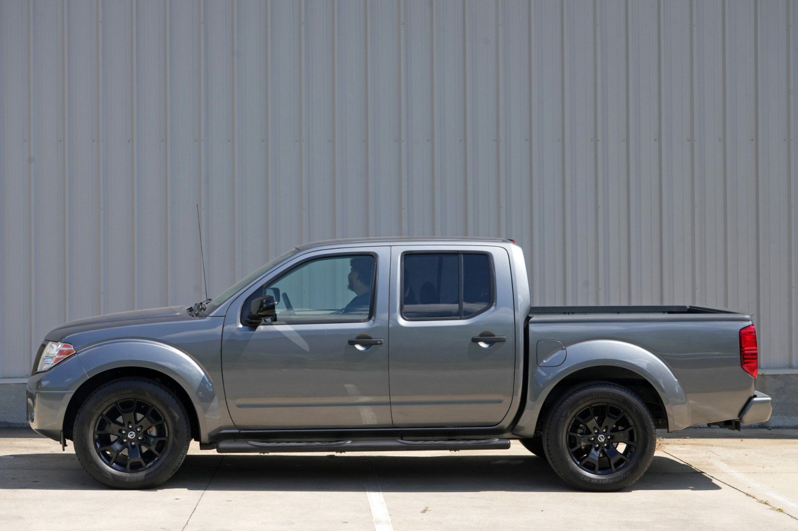 Used 2020 Nissan Frontier SV w/ Midnight Edition Floor Mats RWD image 42