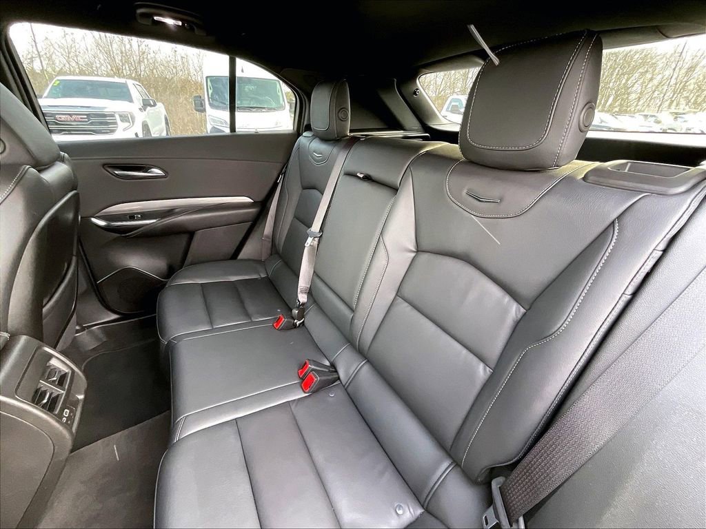 Used 2025 Cadillac XT4 Premium Luxury image 14