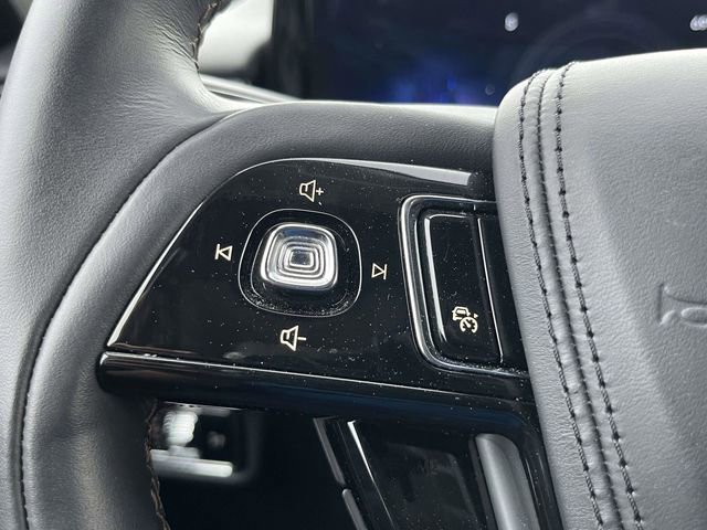 Used 2025 Lincoln Aviator AWD image 27