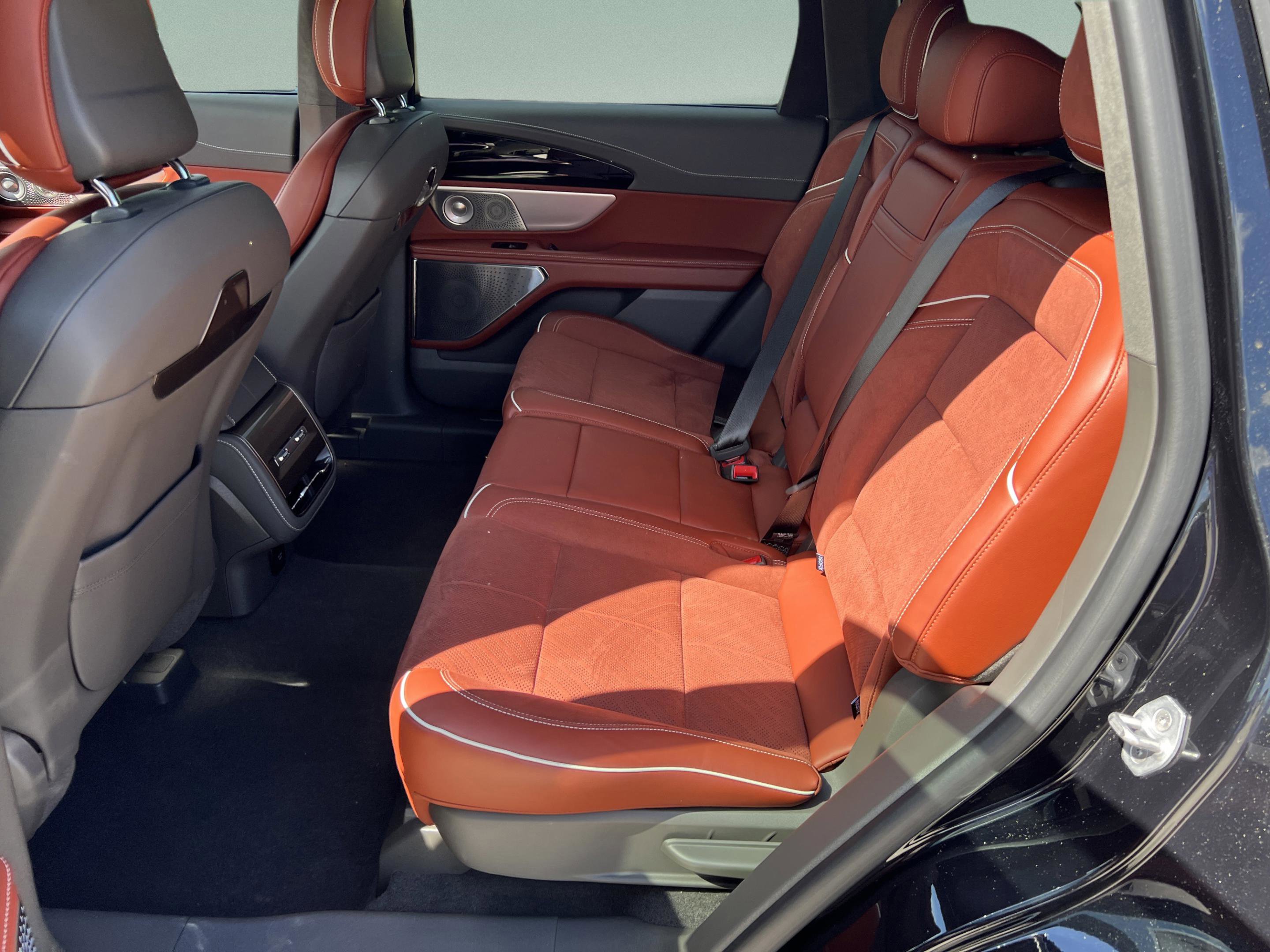 New 2025 Lincoln Nautilus Black Label w/ Jet Appearance Package image 24