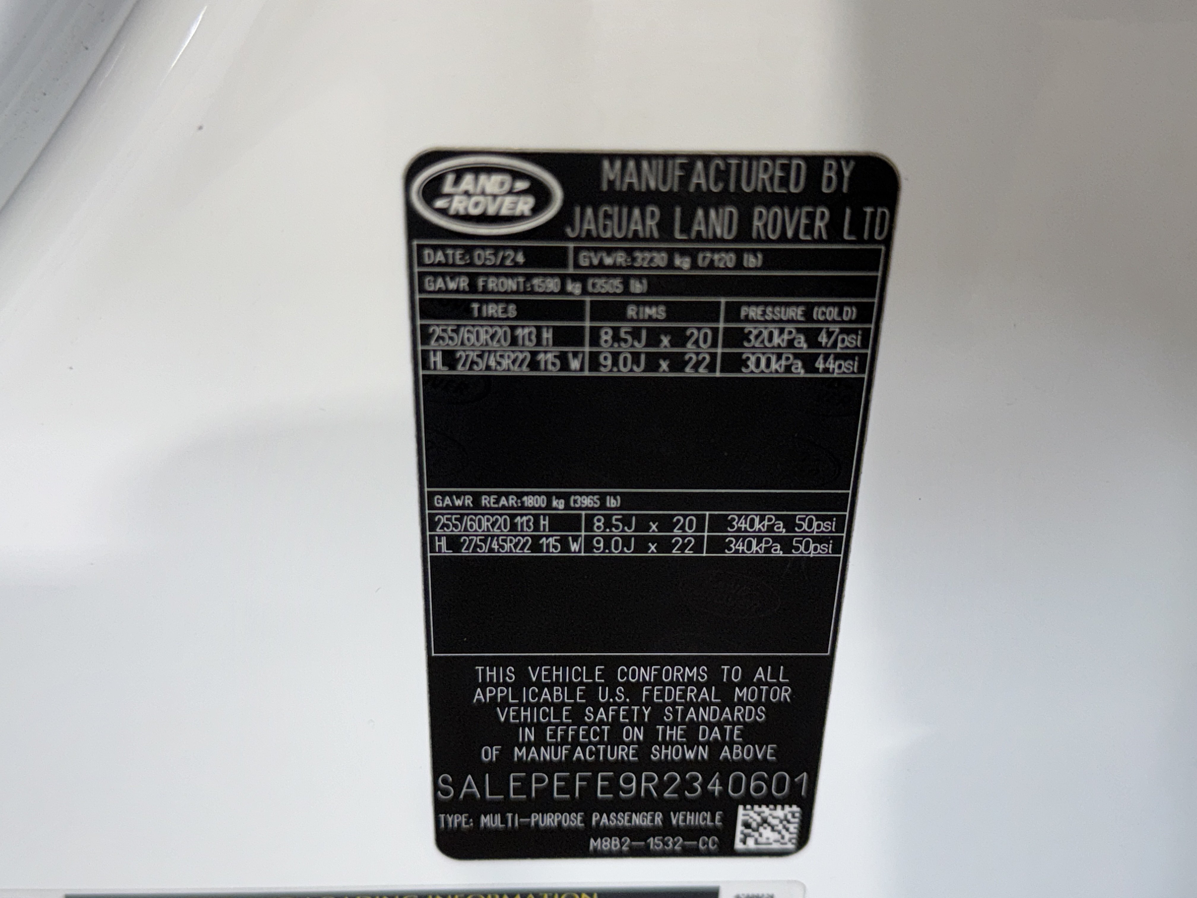 Used 2024 Land Rover Defender 110 SE AWD/4WD image 38