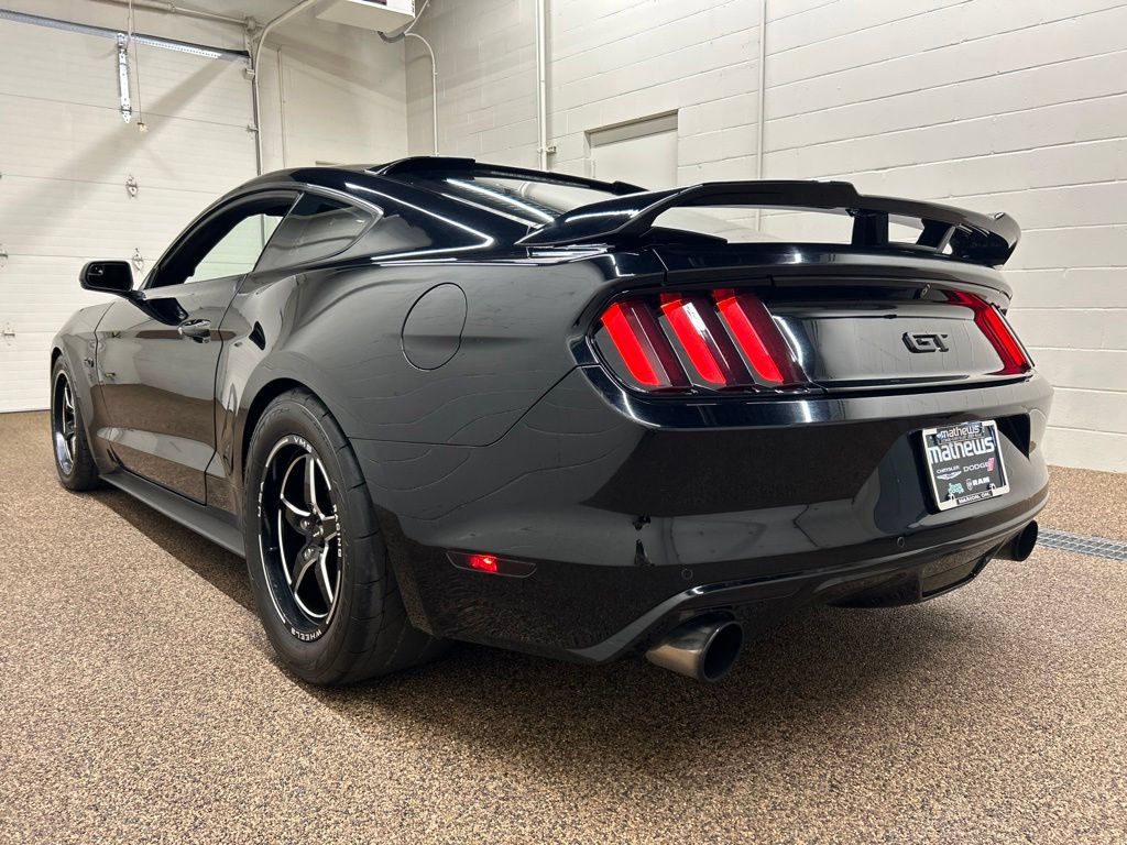 Used 2017 Ford Mustang GT w/ Black Accent Package RWD image 4