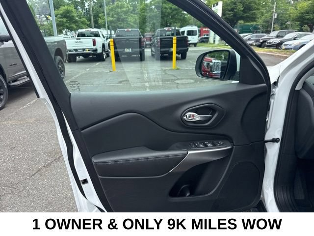 Used 2020 Jeep Cherokee Latitude Plus AWD/4WD image 33