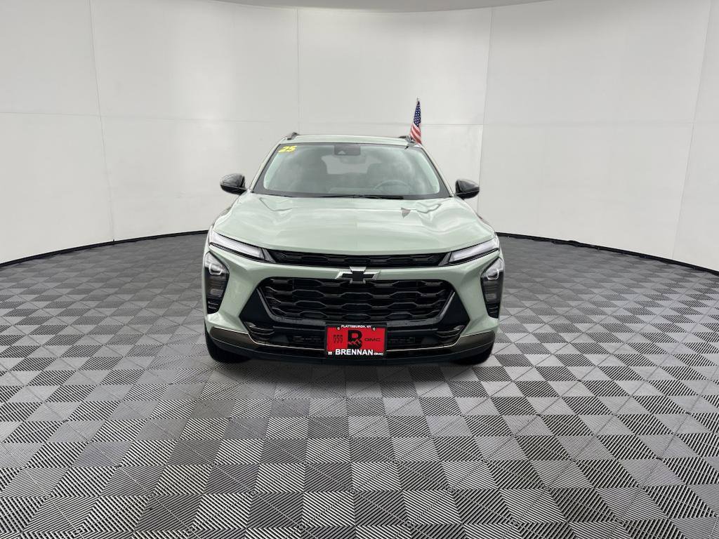 Used 2025 Chevrolet Trax ACTIV w/ Driver Confidence Package FWD image 8