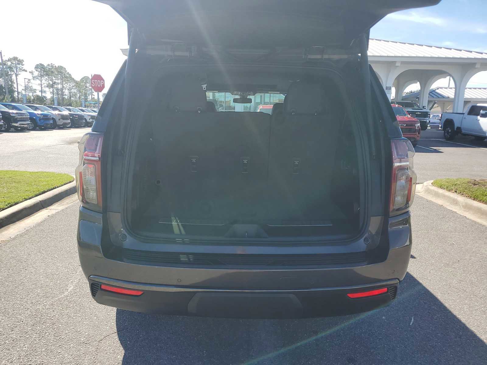 Certified 2021 Chevrolet Tahoe Z71 w/ Z71 Signature Package image 5