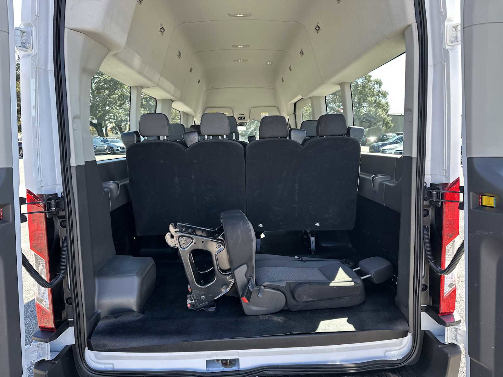 Used 2021 Ford Transit 350 XLT image 27