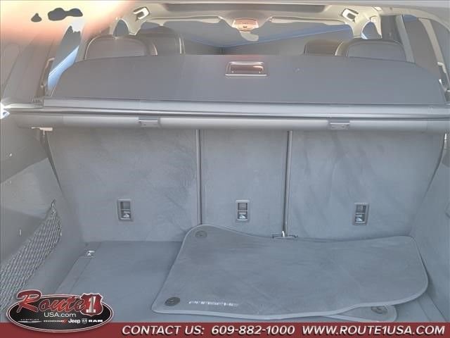 Used 2024 Porsche Cayenne image 10