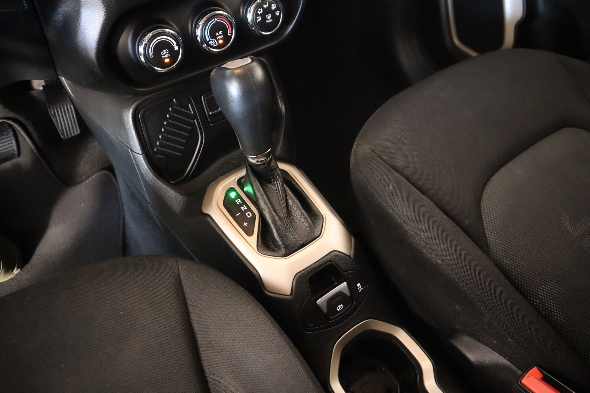 Used 2016 Jeep Renegade Sport w/ Power & Air Group image 6