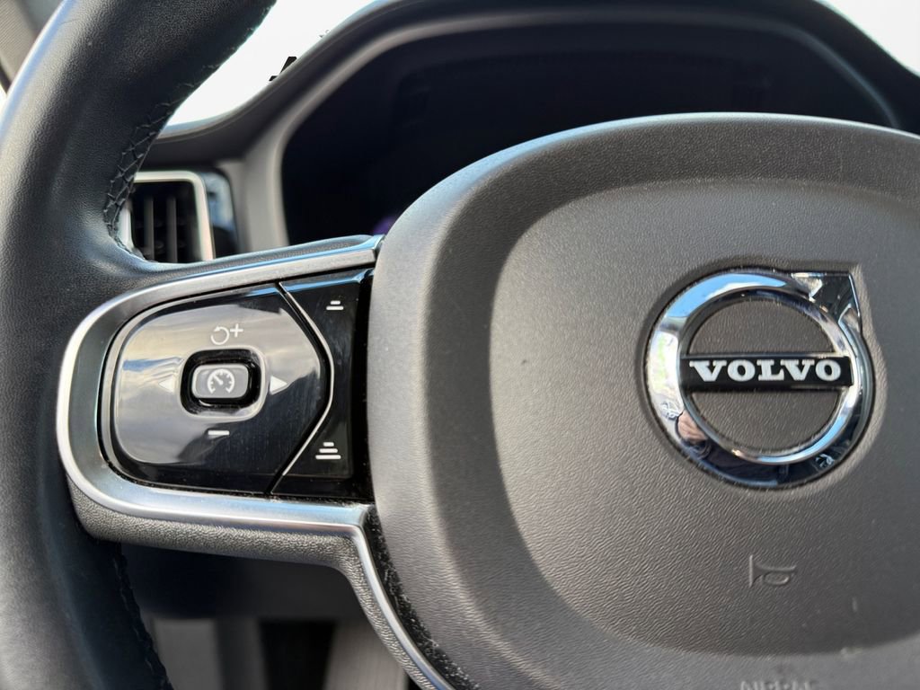 Used 2023 Volvo XC60 B6 Ultimate w/ Protection Package Premier image 25