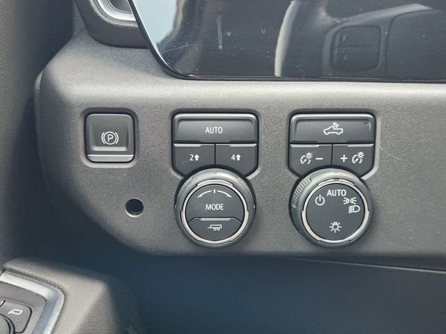 Used 2022 Chevrolet Silverado 1500 LT w/ Convenience Package II AWD/4WD image 24