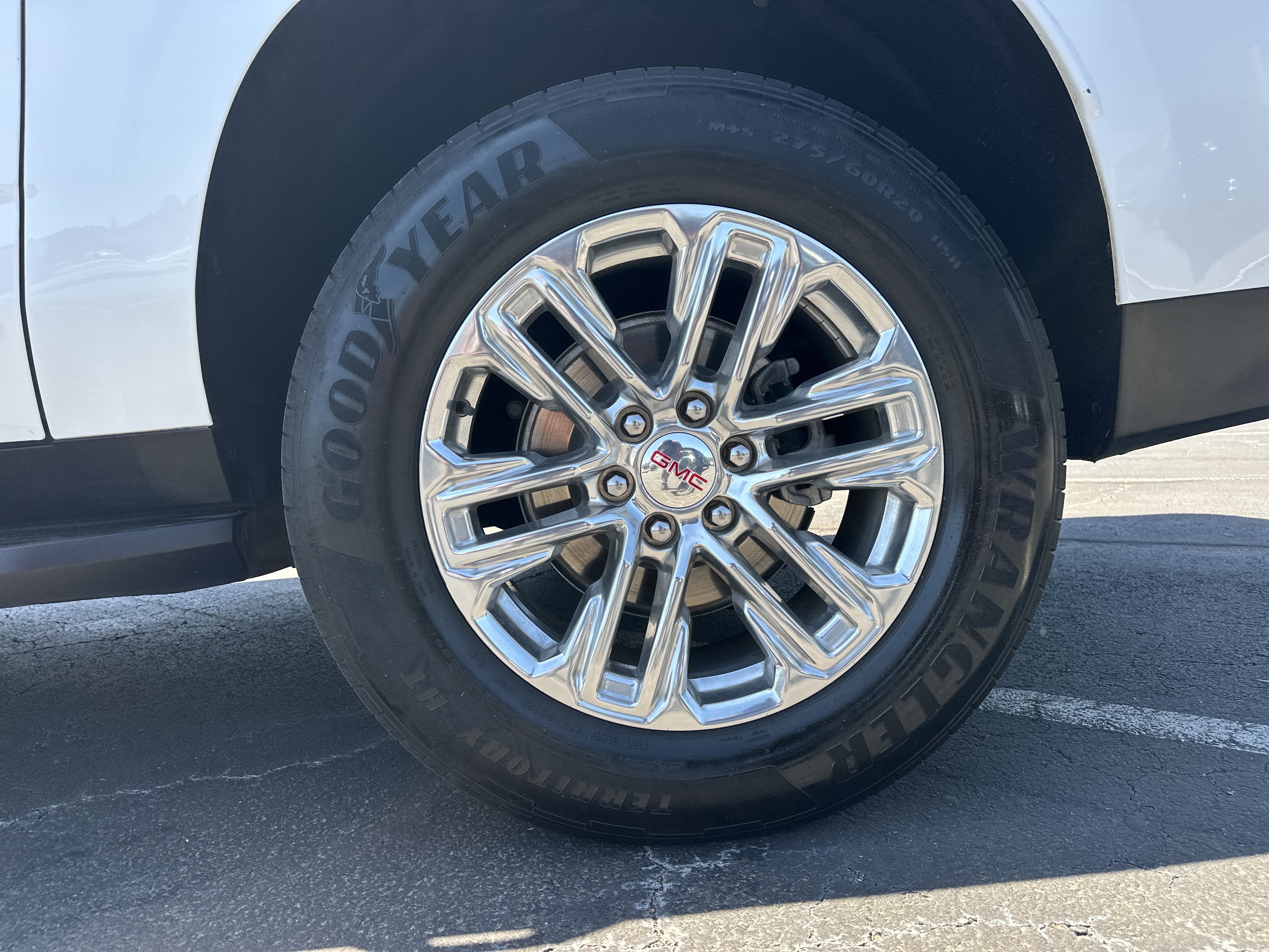 Used 2023 GMC Yukon XL SLT AWD/4WD image 20