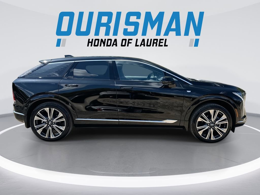 Used 2025 Cadillac Optiq Luxury 2 AWD/4WD image 9
