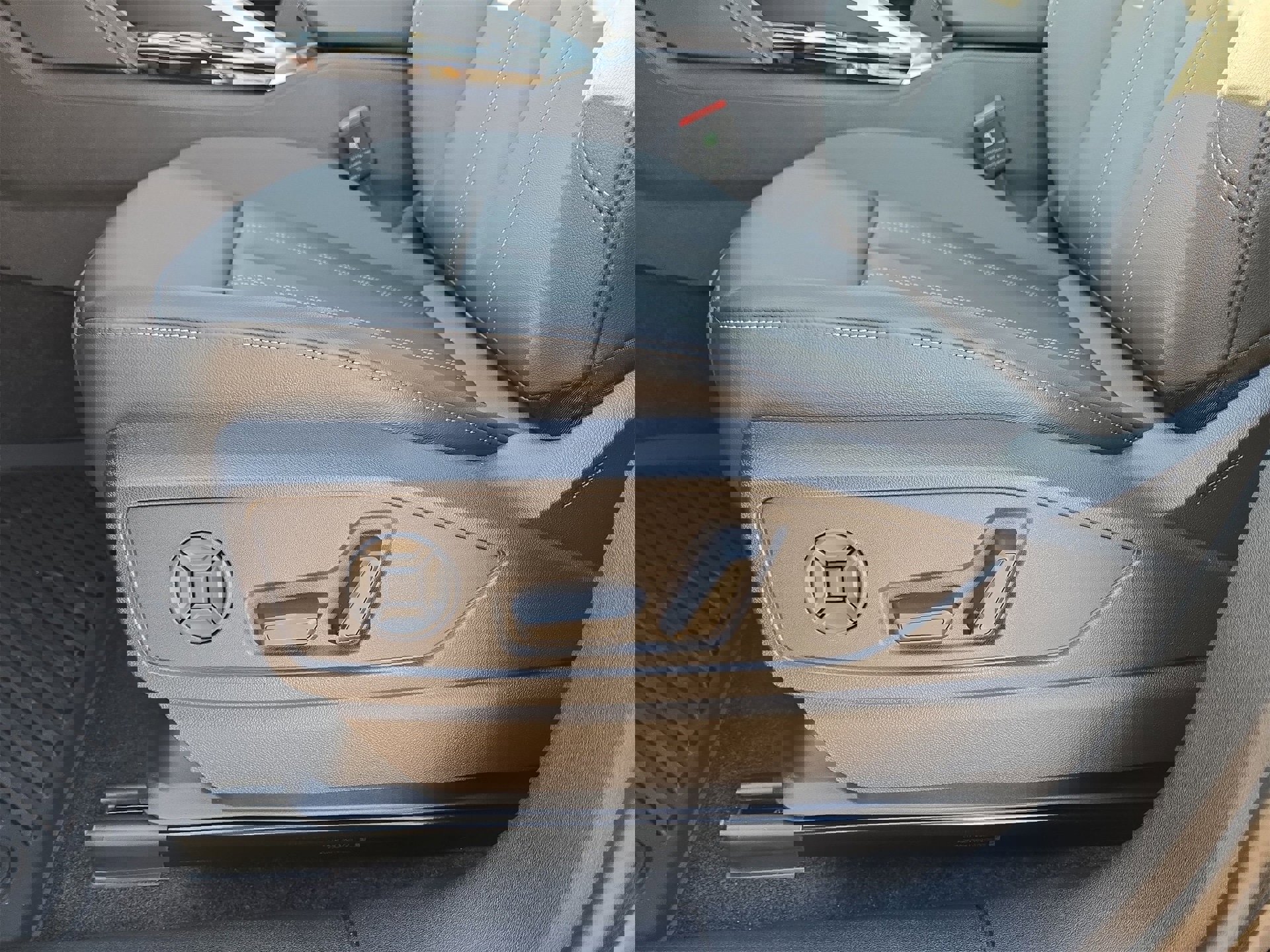 New 2025 Audi Q5 Premium image 17