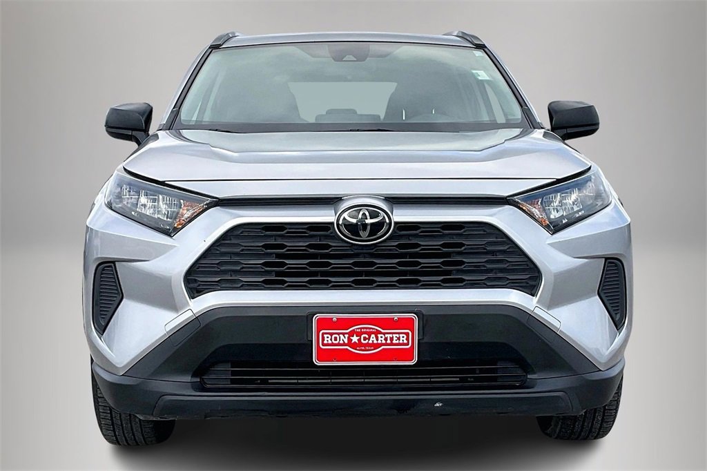 Used 2019 Toyota RAV4 LE image 3