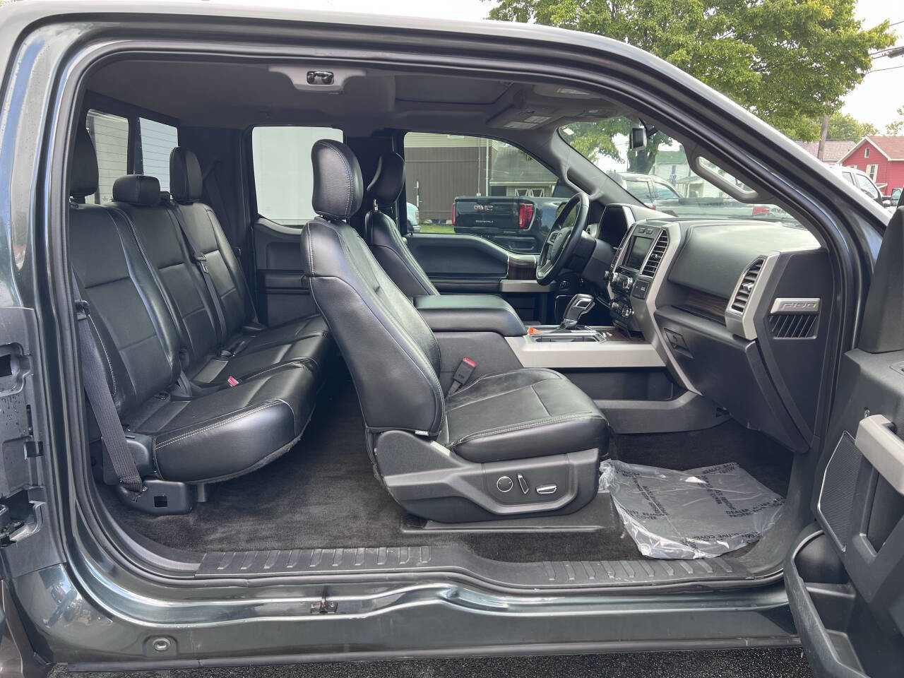 Used 2015 Ford F150 Lariat w/ Equipment Group 501A Mid image 26