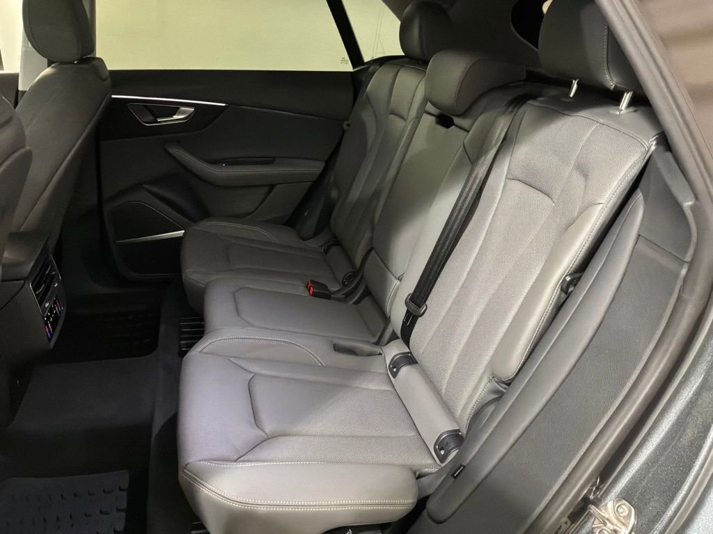 Used 2025 Audi Q8 Premium Plus w/ Premium Plus Package image 19