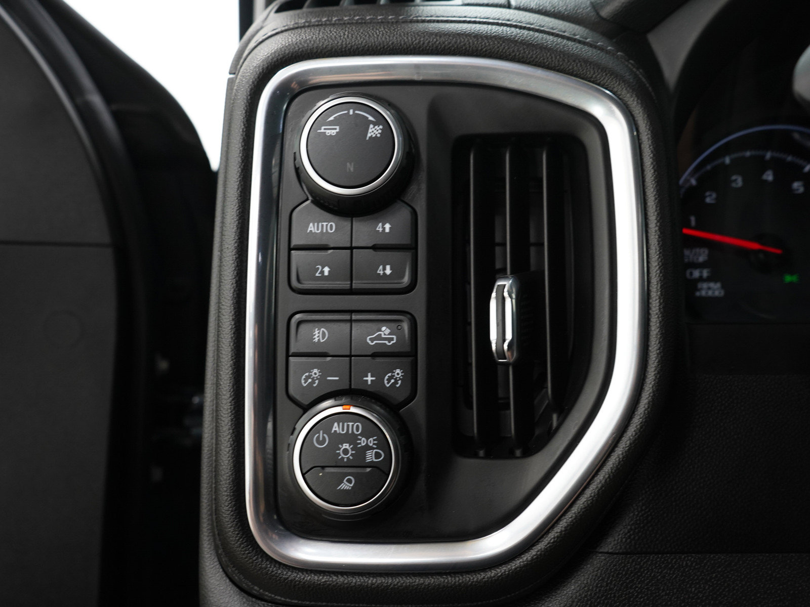 Used 2019 Chevrolet Silverado 1500 RST w/ All-Star Edition AWD/4WD image 26