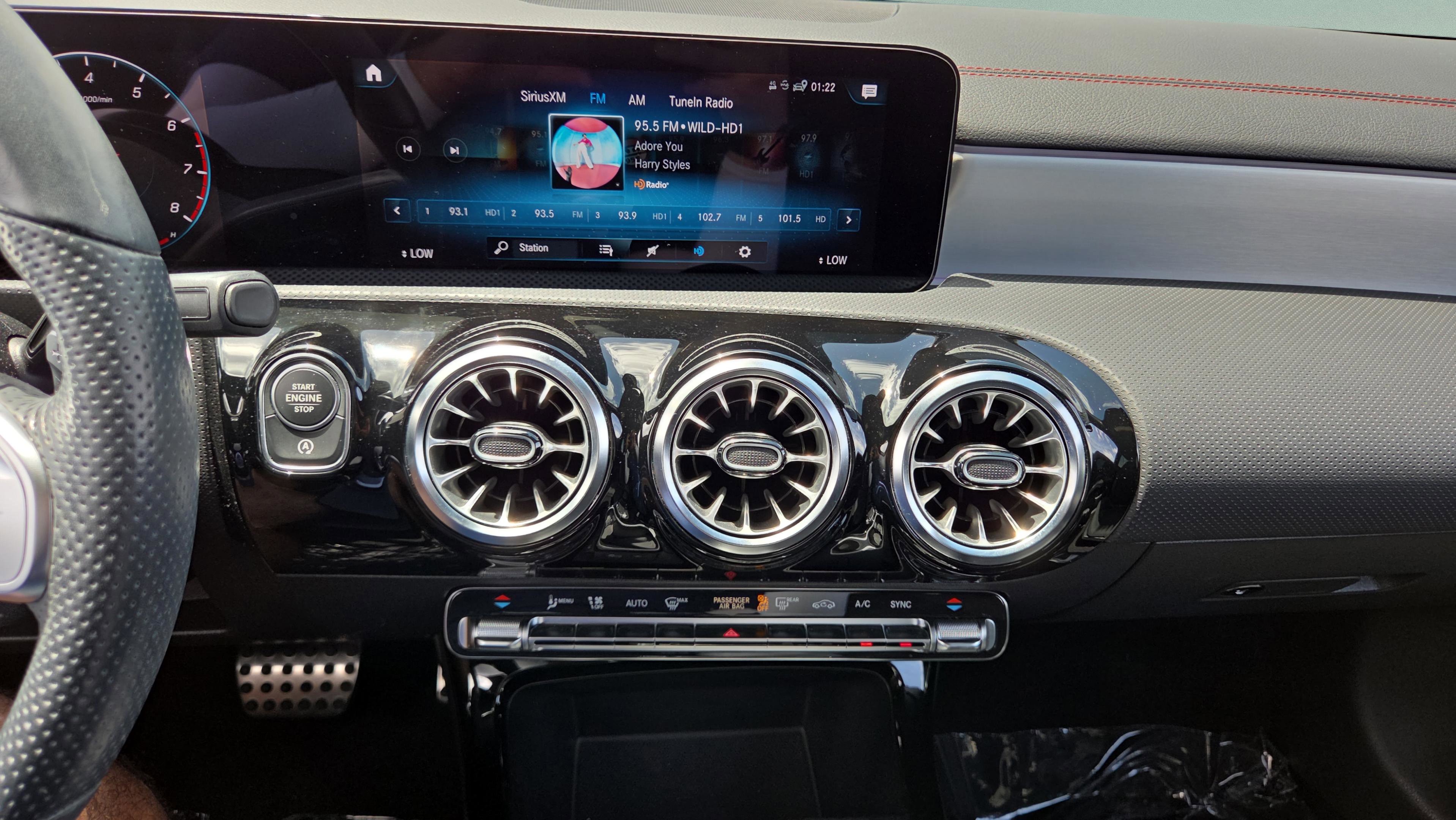 Used 2023 Mercedes-Benz CLA 250 image 28