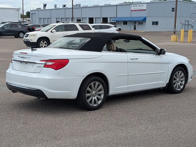 Used 2014 Chrysler 200 Touring FWD image 5