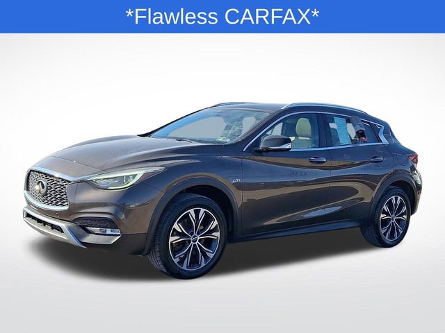 Used 2018 INFINITI QX30 Premium w/ Navigation Package image 3
