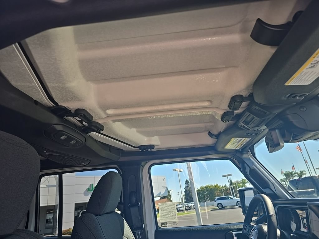 New 2025 Jeep Gladiator Sport AWD/4WD image 7
