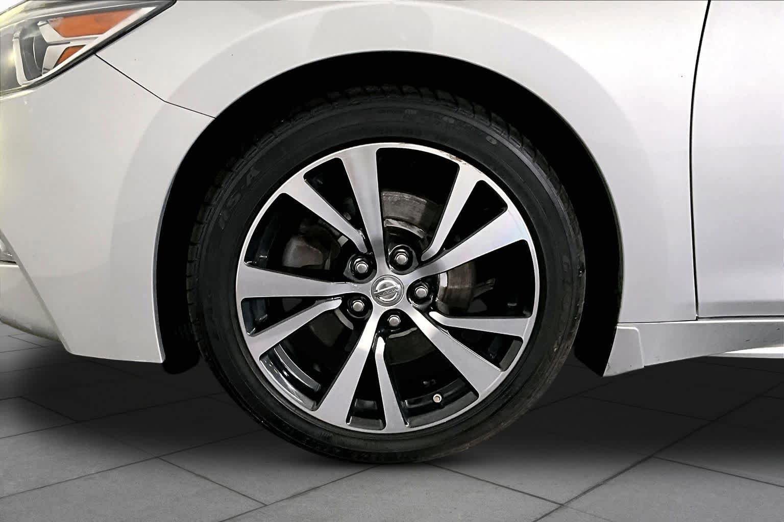 Used 2018 Nissan Maxima FWD image 11